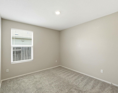 1001 Bluejack Way - Photo Thumbnail 12