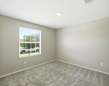 1001 Bluejack Way - Photo Thumbnail 9