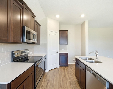 1001 Bluejack Way - Photo Thumbnail 3