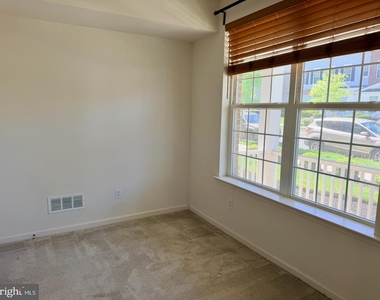 3744 Green Street - Photo Thumbnail 3