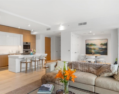 313 W 17th St - Photo Thumbnail 23