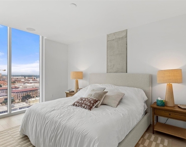 313 W 17th St - Photo Thumbnail 30