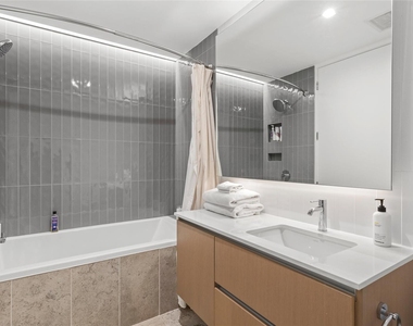 313 W 17th St - Photo Thumbnail 26