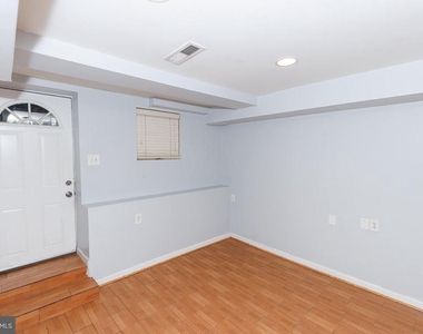 1437 East Capitol Street Se - Photo Thumbnail 12