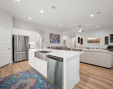 2503 Wilson Ave - Photo Thumbnail 10
