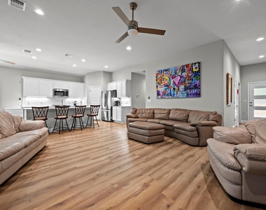2503 Wilson Ave - Photo Thumbnail 16