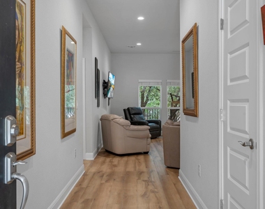 2503 Wilson Ave - Photo Thumbnail 2