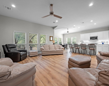 2503 Wilson Ave - Photo Thumbnail 3