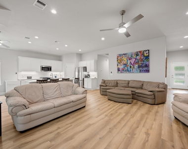 2503 Wilson Ave - Photo Thumbnail 9
