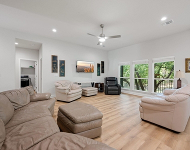 2503 Wilson Ave - Photo Thumbnail 8