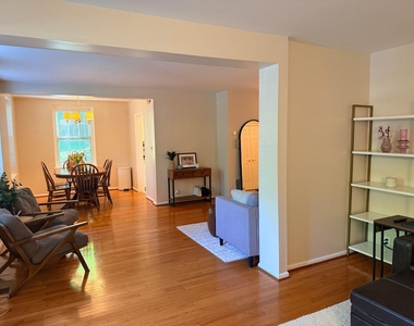 3731 39th Street Nw - Photo Thumbnail 1