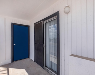 6010 N Lamar Blvd - Photo Thumbnail 10