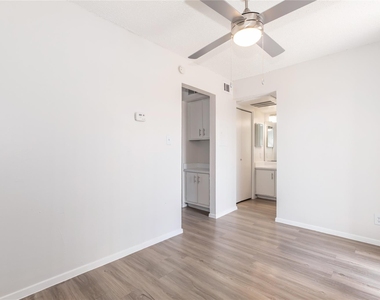 6010 N Lamar Blvd - Photo Thumbnail 6
