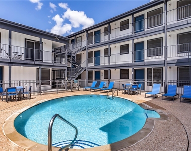 6010 N Lamar Blvd - Photo Thumbnail 12