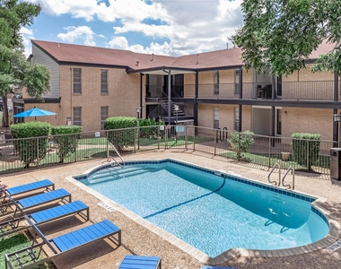 6010 N Lamar Blvd - Photo Thumbnail 19