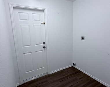 142 Nuuanu Ln - Photo Thumbnail 18
