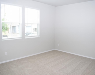 117 Keltic Dr - Photo Thumbnail 10