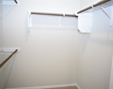 117 Keltic Dr - Photo Thumbnail 12