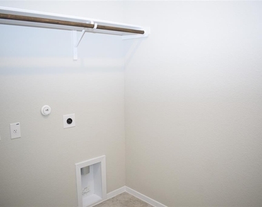 117 Keltic Dr - Photo Thumbnail 16
