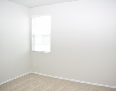 117 Keltic Dr - Photo Thumbnail 15