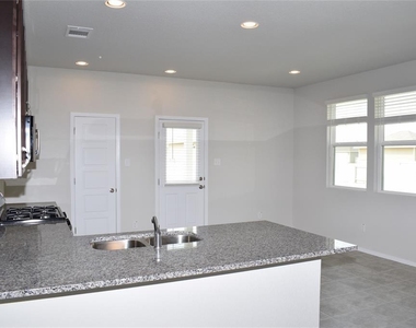 117 Keltic Dr - Photo Thumbnail 9