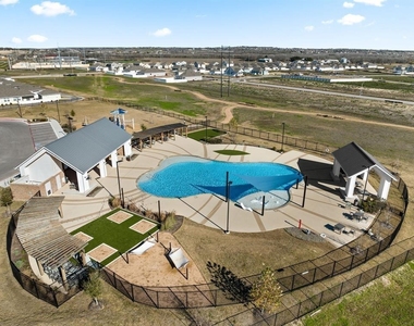 117 Keltic Dr - Photo Thumbnail 23