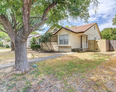 8112 West Gate Blvd - Photo Thumbnail 16
