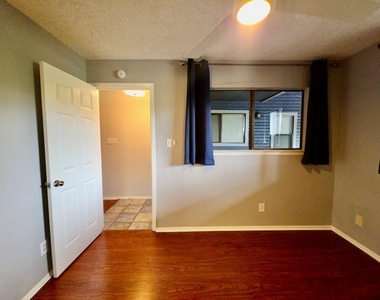 2500 Burleson Rd - Photo Thumbnail 14
