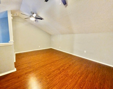 2500 Burleson Rd - Photo Thumbnail 10