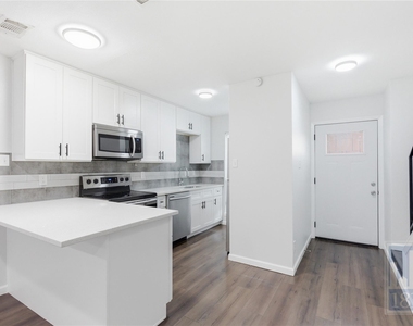 3820 Southway Dr - Photo Thumbnail 1