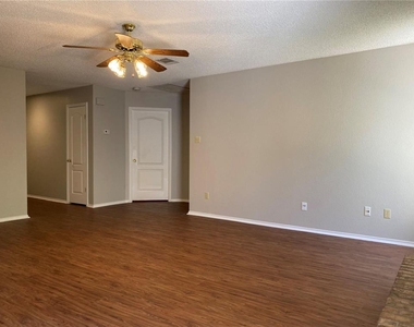 1707 Timberwood Dr - Photo Thumbnail 2