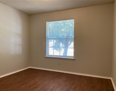 1707 Timberwood Dr - Photo Thumbnail 17