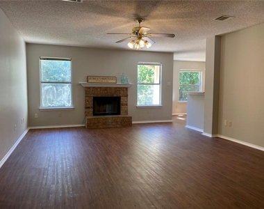 1707 Timberwood Dr - Photo Thumbnail 3