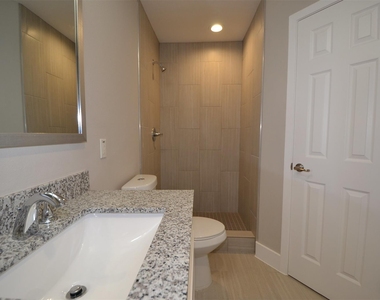 935 La Posada Dr - Photo Thumbnail 8