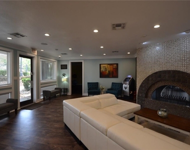 935 La Posada Dr - Photo Thumbnail 18