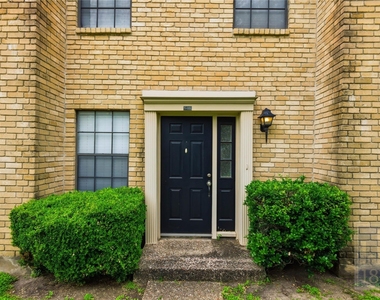 8400 Jamestown Dr - Photo Thumbnail 1