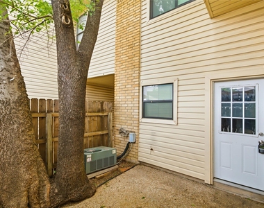 8400 Jamestown Dr - Photo Thumbnail 27