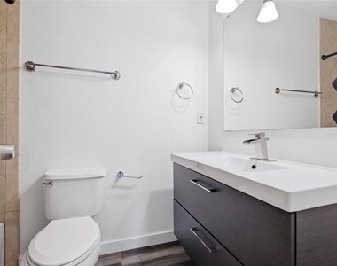 8400 Jamestown Dr - Photo Thumbnail 15