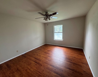 851 Aspen Ln - Photo Thumbnail 13