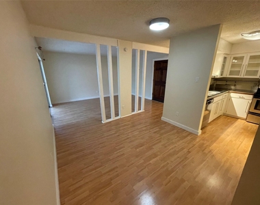 6910 Hart Ln - Photo Thumbnail 4