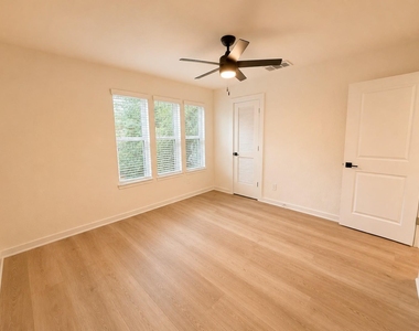1908 Lightsey Rd - Photo Thumbnail 23