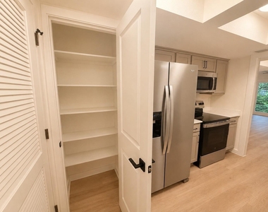 1908 Lightsey Rd - Photo Thumbnail 10
