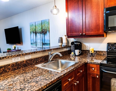 955 Registry Boulevard - Photo Thumbnail 5