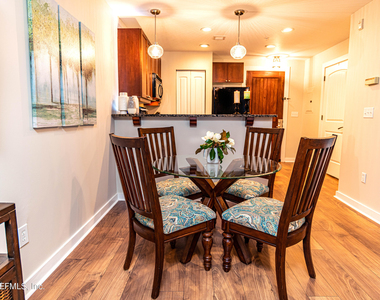 955 Registry Boulevard - Photo Thumbnail 8