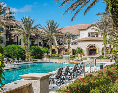 955 Registry Boulevard - Photo Thumbnail 16