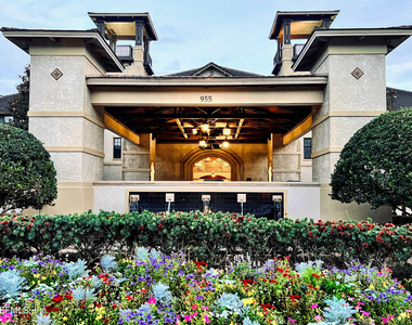 955 Registry Boulevard - Photo Thumbnail 14