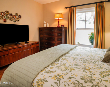 955 Registry Boulevard - Photo Thumbnail 9