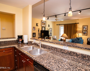 955 Registry Boulevard - Photo Thumbnail 5
