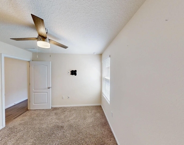2385 Oak Stream Drive - Photo Thumbnail 13
