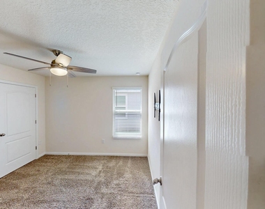 2385 Oak Stream Drive - Photo Thumbnail 14